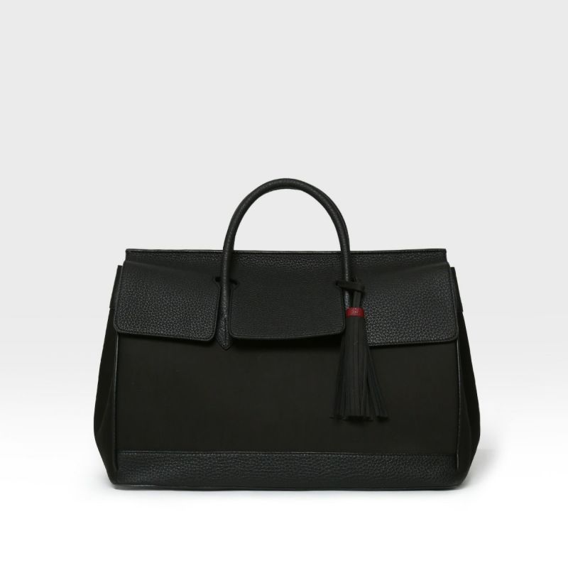 オストロ2 Sサイズヌバックの正面（ブラック）