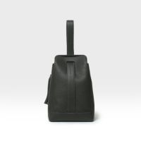 ミニバッグの正面（グレー×シルバー）